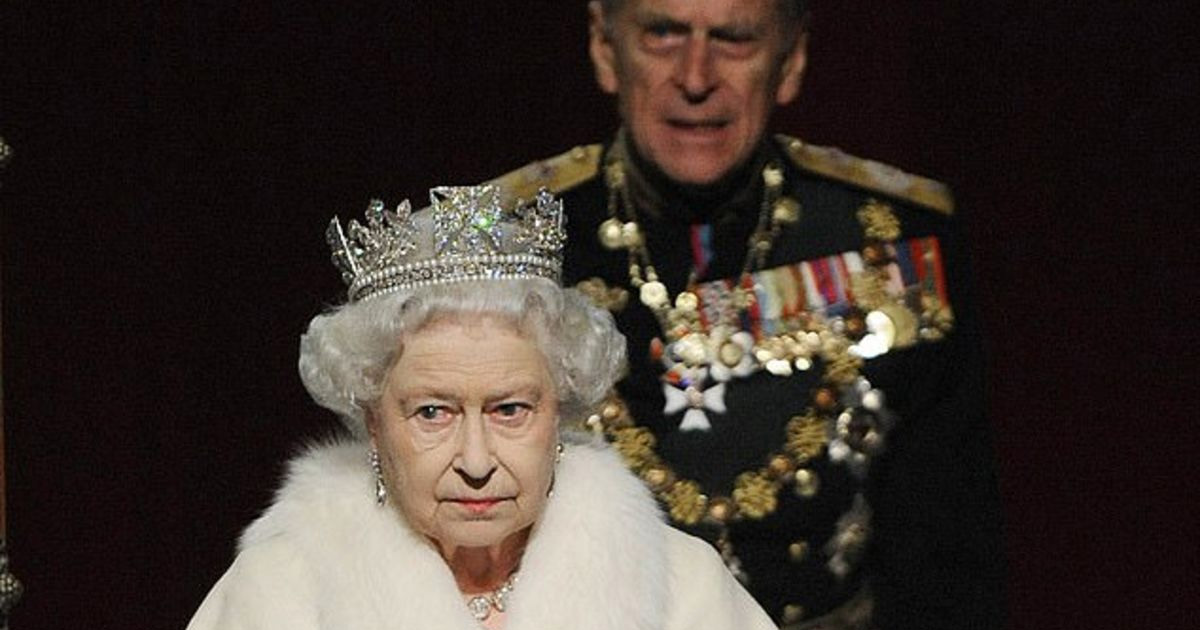Королева Елизавета II не заявляла о своем отказе от натурального меха