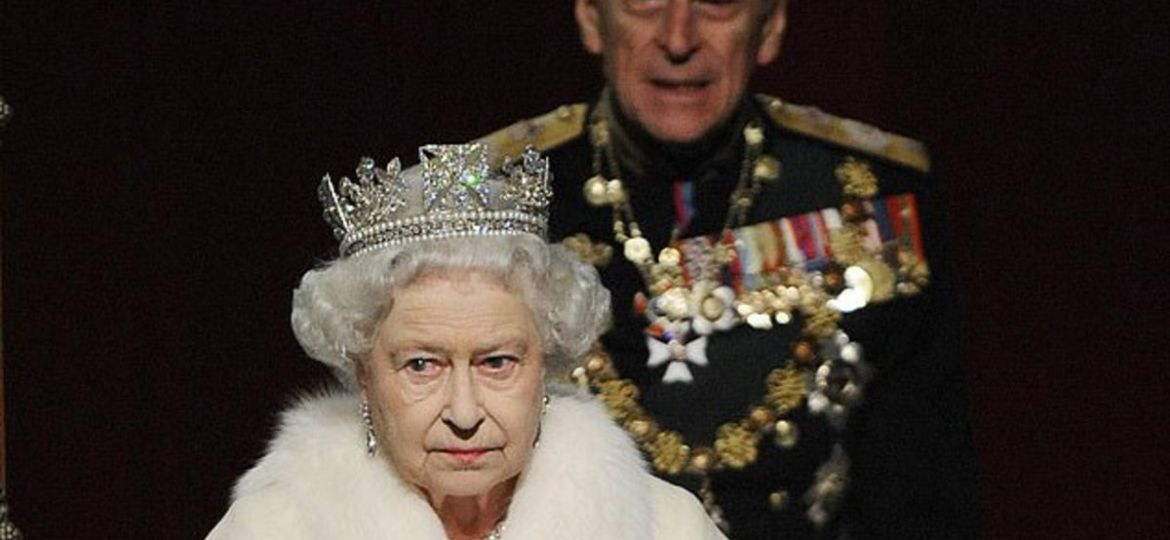 Королева Елизавета II не заявляла о своем отказе от натурального меха
